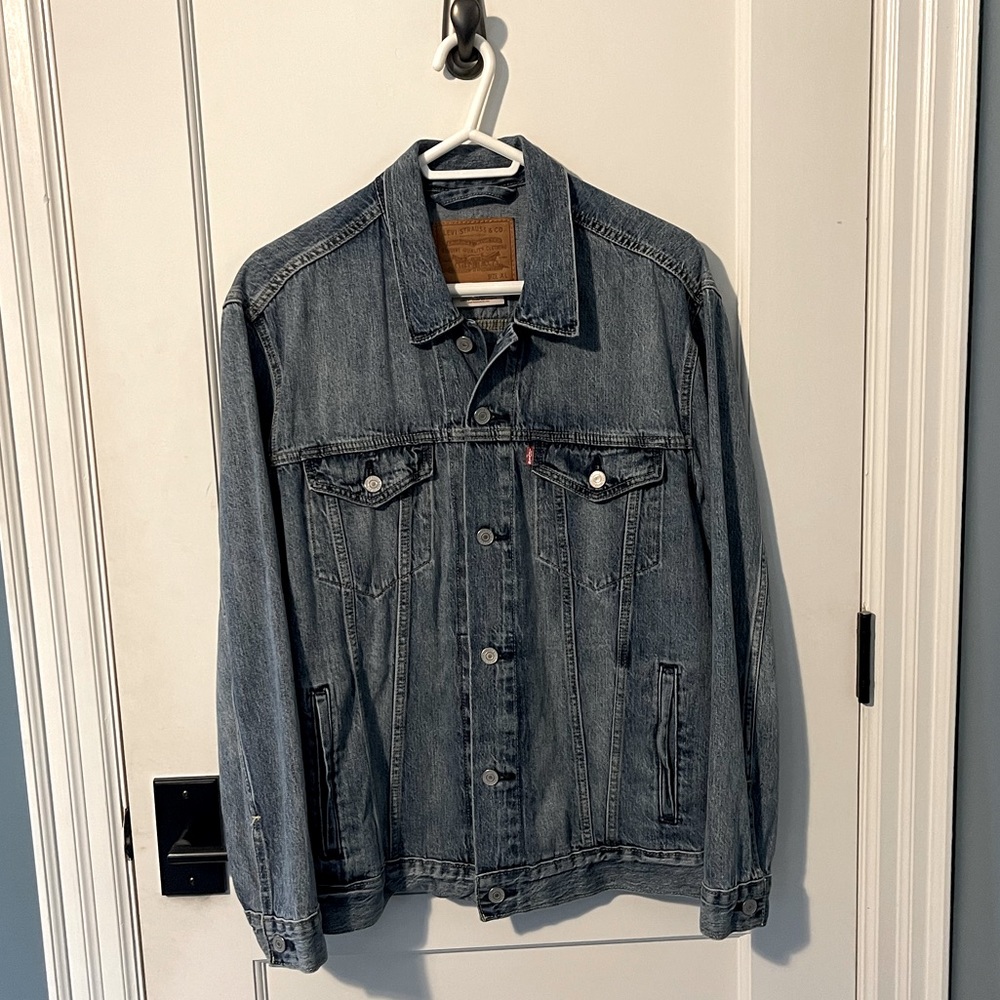 Levi’s Denim Trucker Jacket - XL
